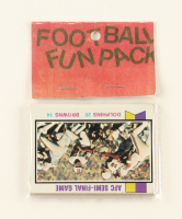 1973 Topps Football Card Fun Pack with (10) Cards at PristineAuction.com