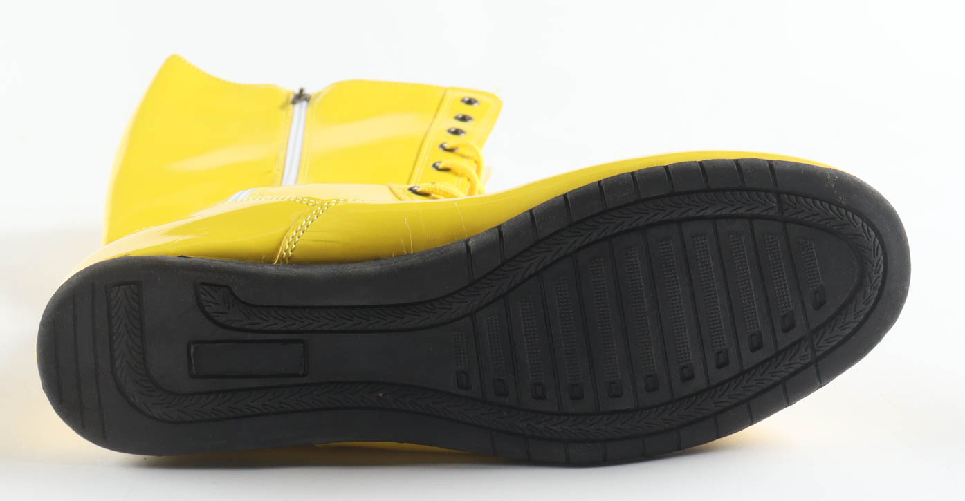 Ric Flair Signed Wrestling Boot Inscribed "16x" (Beckett) at PristineAuction.com Ric Flair Signed Wrestling Boot Inscribed "16x" (Beckett) at PristineAuction.com