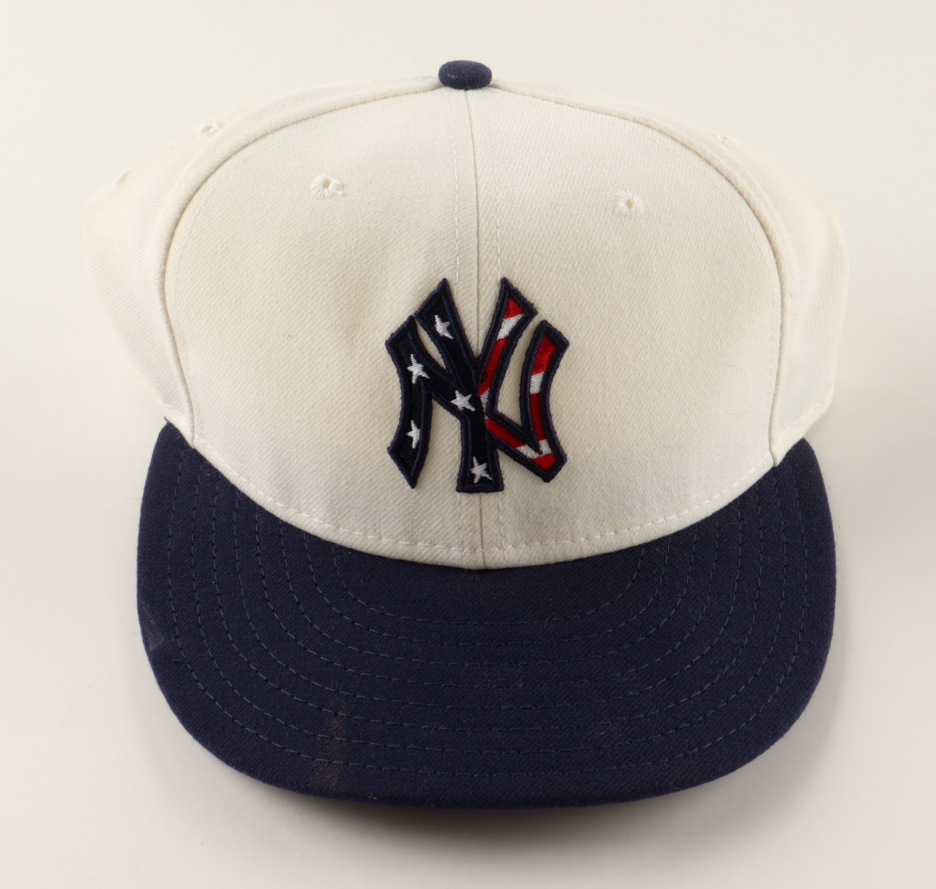 Yankees New Era On-Field Fitted Baseball Hat #17 (Steiner & MLB) at PristineAuction.com Yankees New Era On-Field Fitted Baseball Hat #17 (Steiner & MLB) at PristineAuction.com