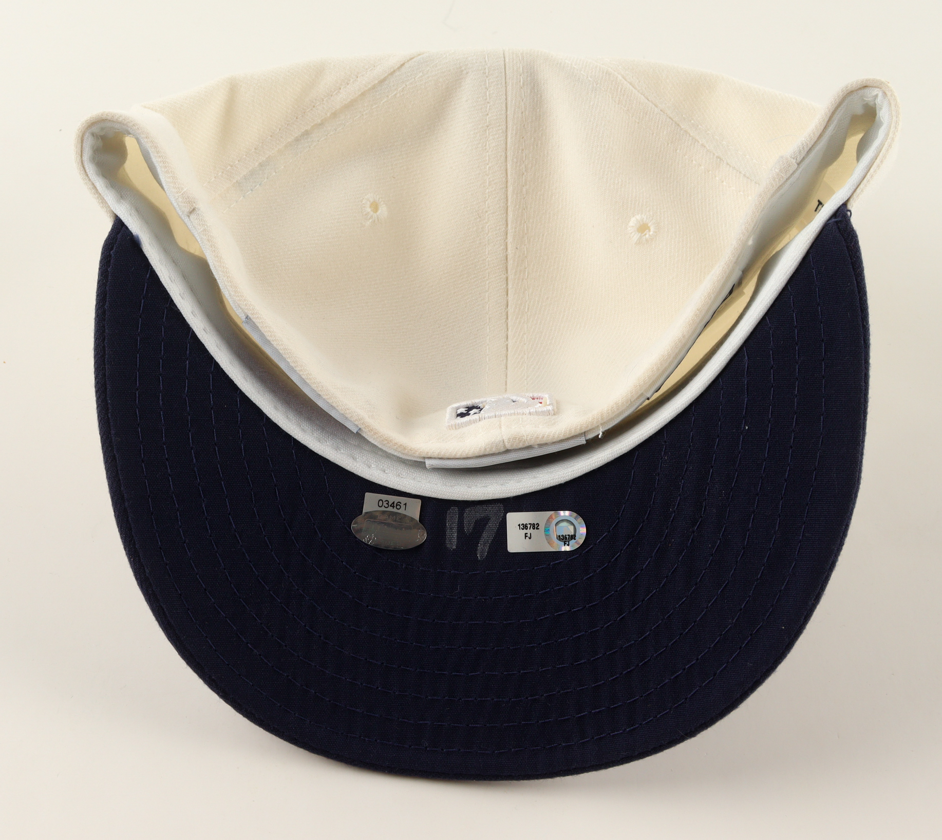 Yankees New Era On-Field Fitted Baseball Hat #17 (Steiner & MLB) at PristineAuction.com Yankees New Era On-Field Fitted Baseball Hat #17 (Steiner & MLB) at PristineAuction.com