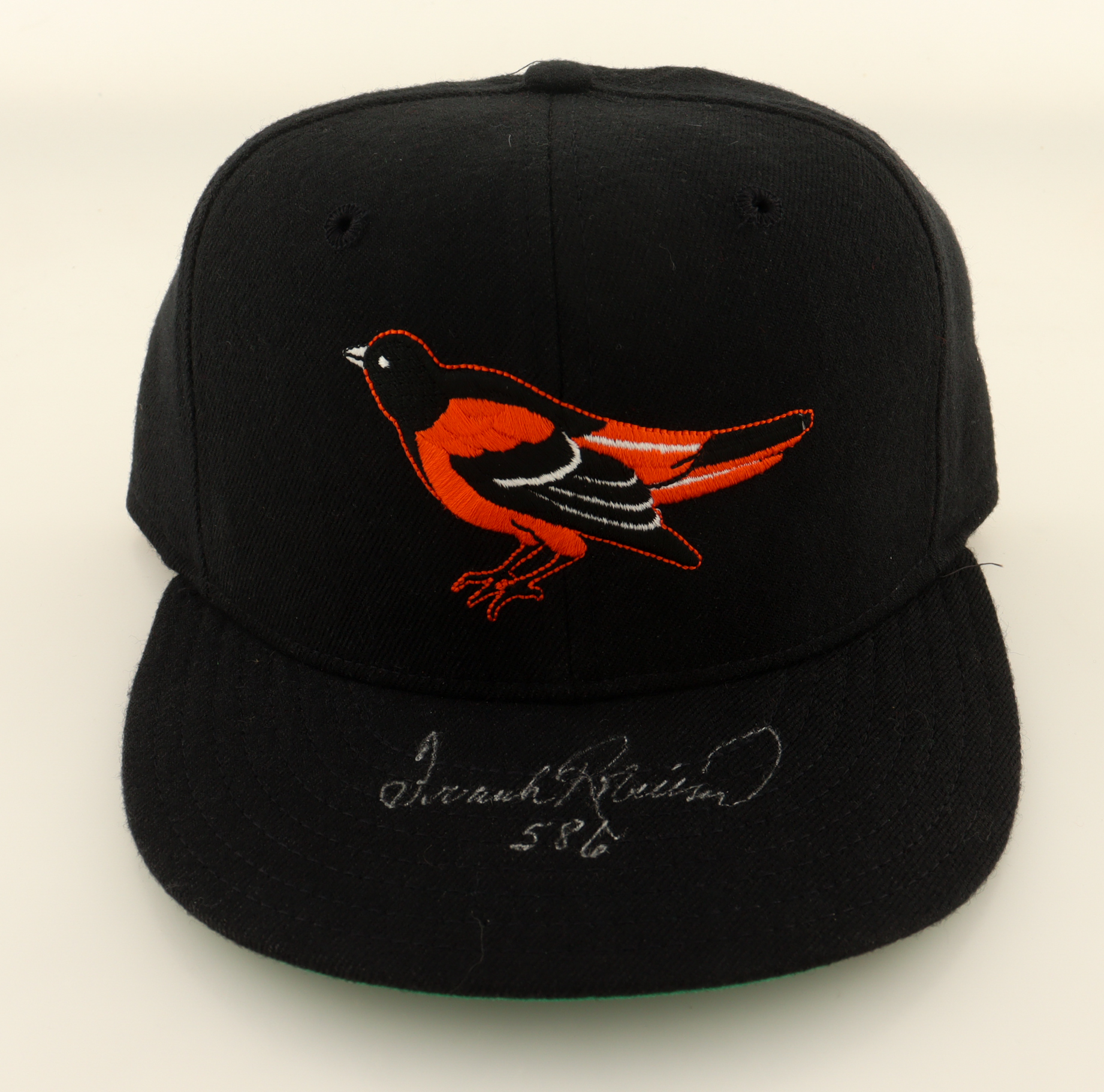 Frank Robinson Signed Orioles New Era Pro Model Fitted Baseball Hat Inscribed "586" (PSA) at PristineAuction.com Frank Robinson Signed Orioles New Era Pro Model Fitted Baseball Hat Inscribed "586" (PSA) at PristineAuction.com