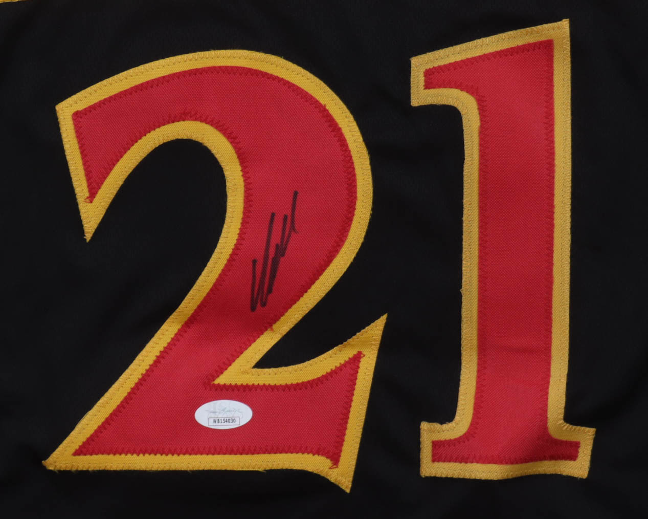 Dominique Wilkins Signed Jersey (JSA) at PristineAuction.com Dominique Wilkins Signed Jersey (JSA) at PristineAuction.com