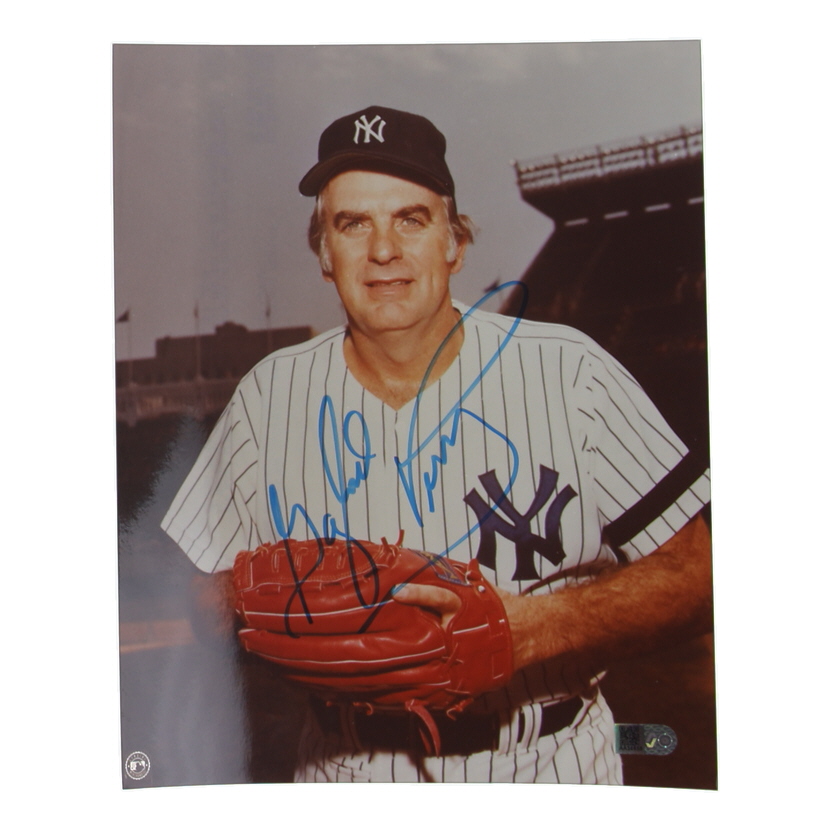 Gaylord Perry Signed Yankees 8x10 Photo (AIV) at PristineAuction.com Gaylord Perry Signed Yankees 8x10 Photo (AIV) at PristineAuction.com