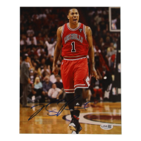 Derek Rose Signed Bulls 8x10 Photo (JSA) at PristineAuction.com