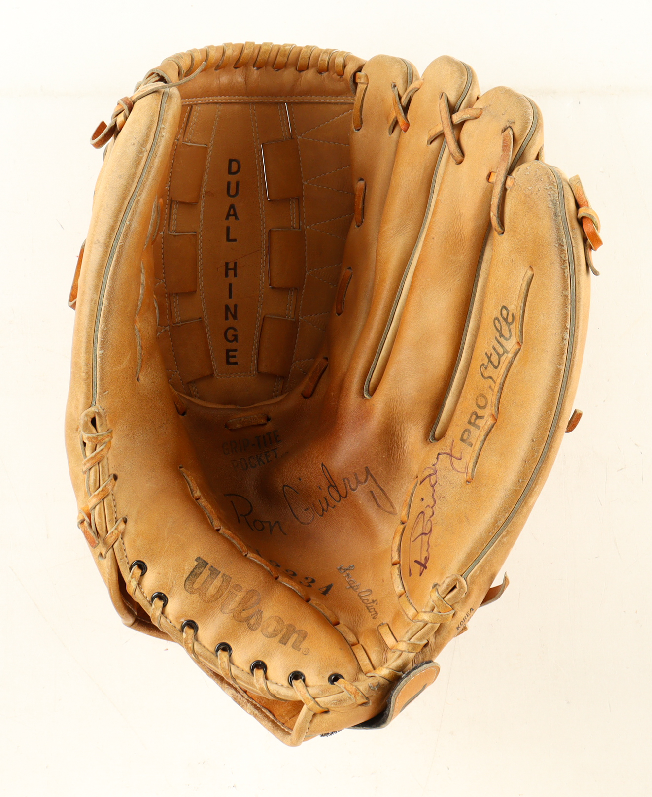 Ron Guidry Signed Wilson Giant Baseball Glove (JSA) at PristineAuction.com Ron Guidry Signed Wilson Giant Baseball Glove (JSA) at PristineAuction.com