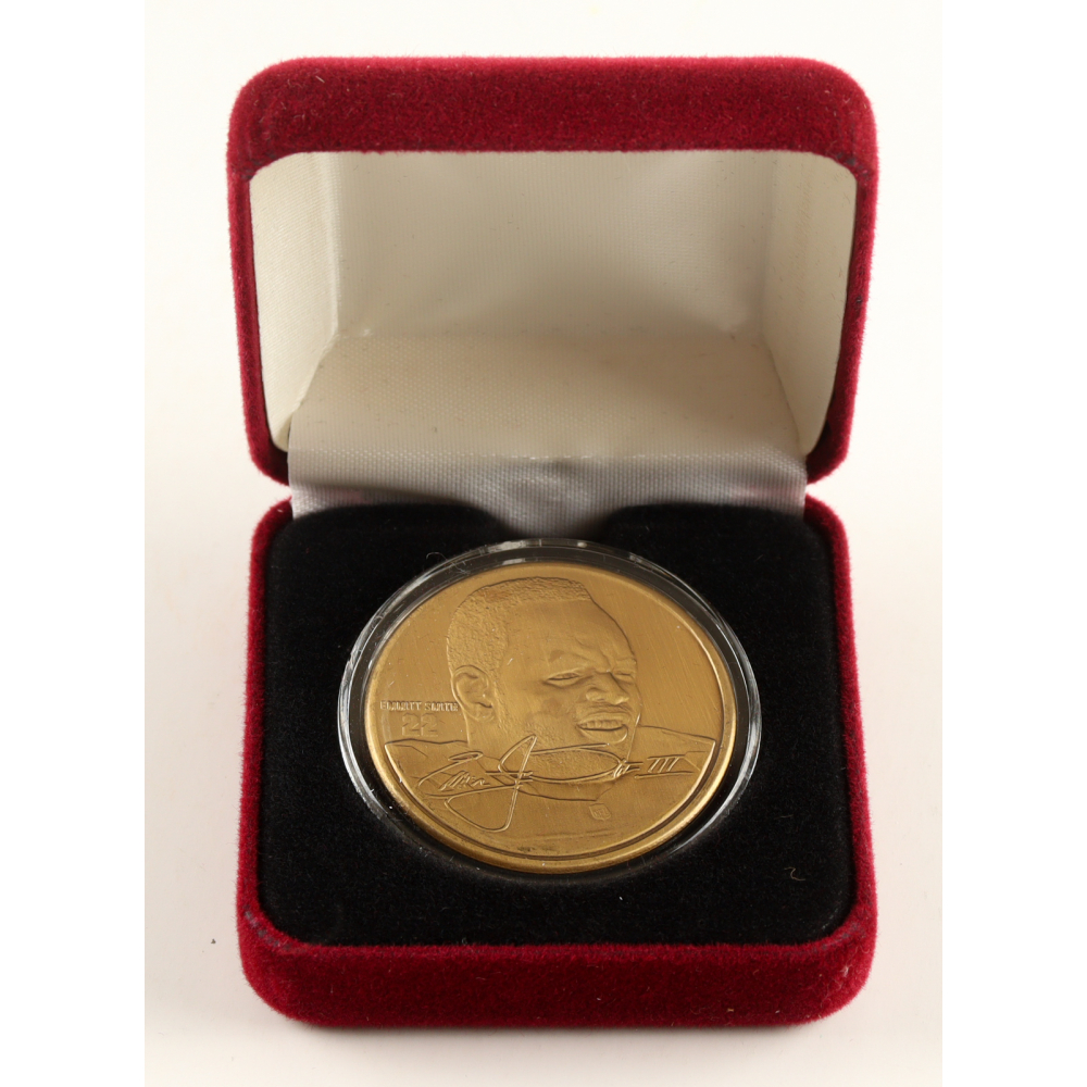 Emmitt Smith LE The Highland Mint Bronze Coin With Display Case at PristineAuction.com