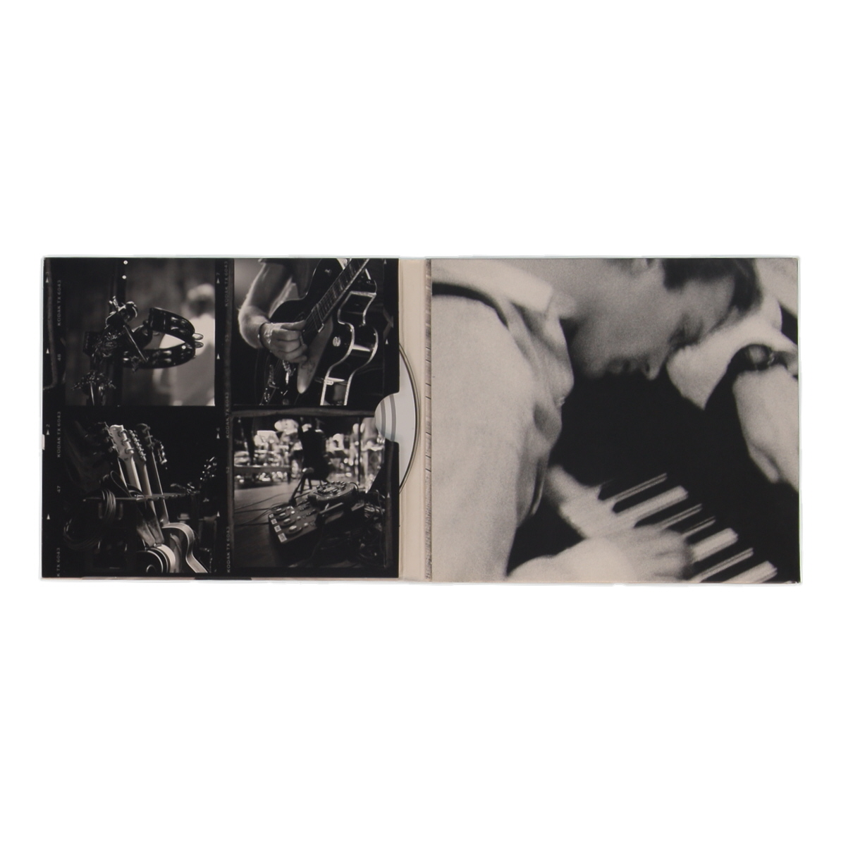 Sting Signed "The Best of 25 Years" CD Album (Beckett) at PristineAuction.com Sting Signed "The Best of 25 Years" CD Album (Beckett) at PristineAuction.com