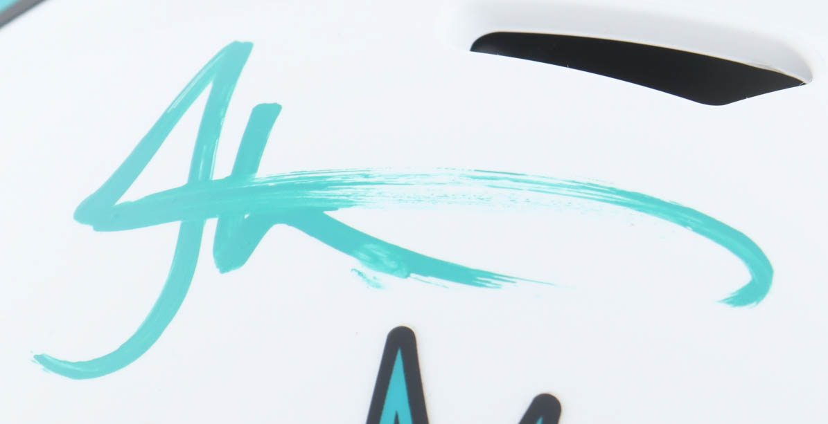 Tyreek Hill Signed Dolphins Full-Size Authentic On-Field Lunar Eclipse Alternate Speed Helmet (Beckett) at PristineAuction.com Tyreek Hill Signed Dolphins Full-Size Authentic On-Field Lunar Eclipse Alternate Speed Helmet (Beckett) at PristineAuction.com