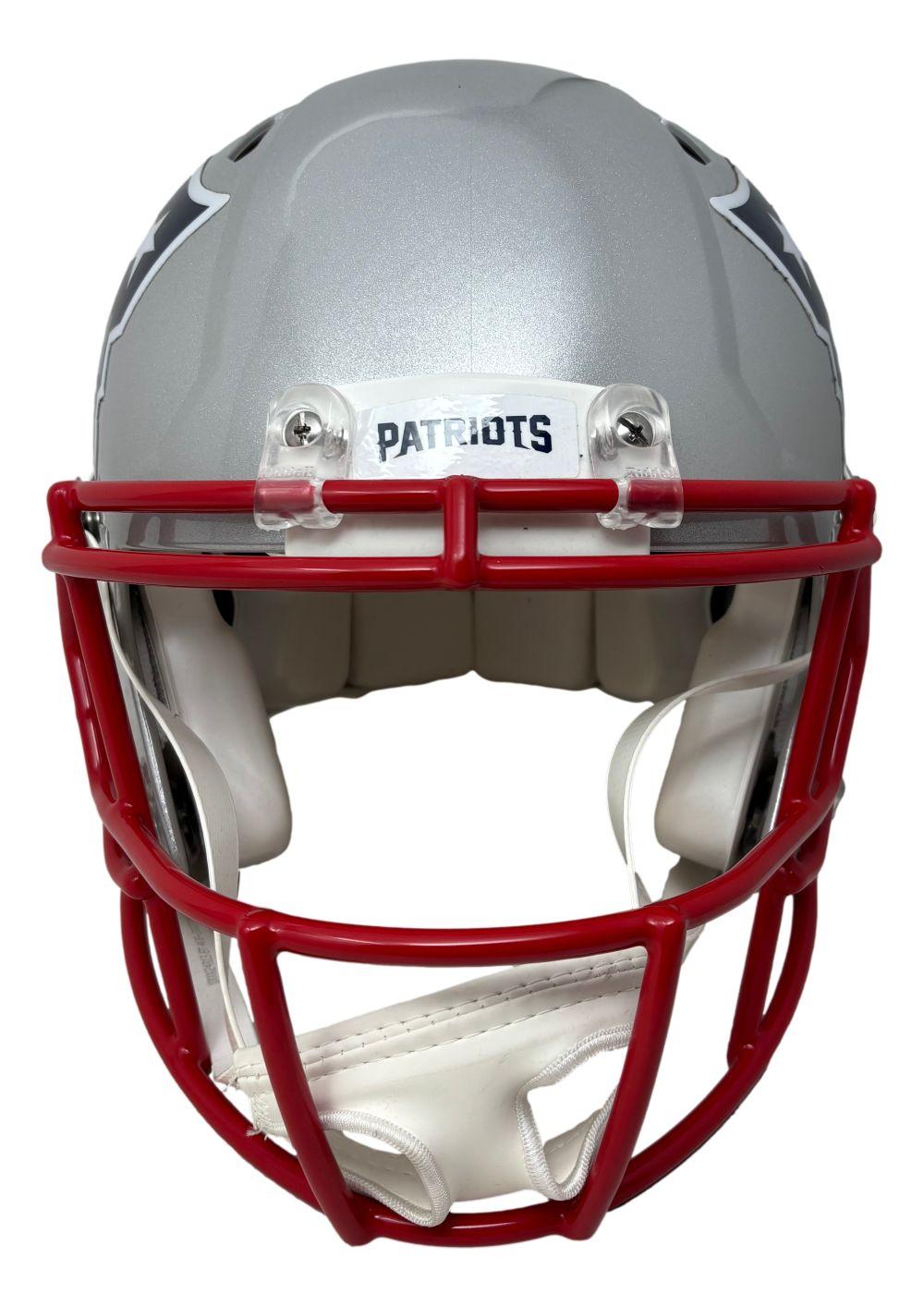 Vince Wilfork Signed Patriots Full-Size Authentic On-Field Speed Helmet Inscribed "2x SB Champ" (Beckett) at PristineAuction.com Vince Wilfork Signed Patriots Full-Size Authentic On-Field Speed Helmet Inscribed "2x SB Champ" (Beckett) at PristineAuction.com