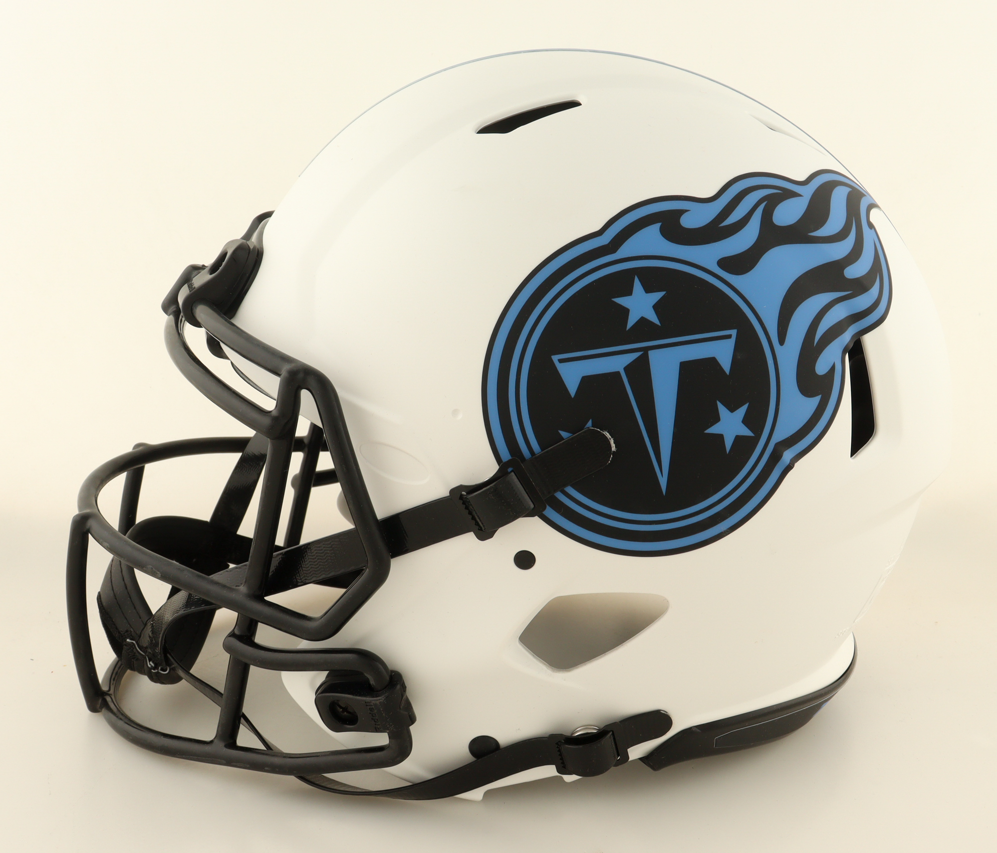 Treylon Burks Signed Titans Full-Size Authentic On-Field Lunar Eclipse Alternate Speed Helmet (Beckett) at PristineAuction.com Treylon Burks Signed Titans Full-Size Authentic On-Field Lunar Eclipse Alternate Speed Helmet (Beckett) at PristineAuction.com