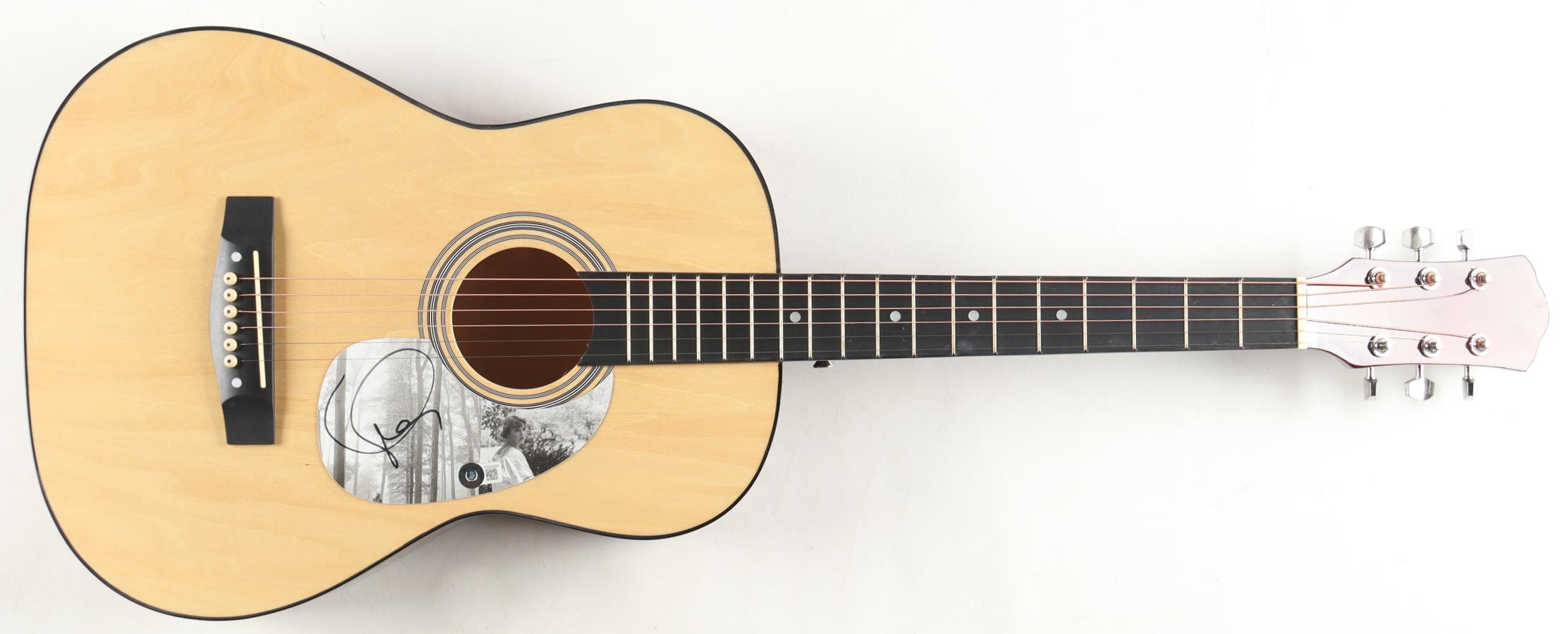 Taylor Swift Signed Guitar Custom Insert Pickguard (Beckett) at PristineAuction.com Taylor Swift Signed Guitar Custom Insert Pickguard (Beckett) at PristineAuction.com