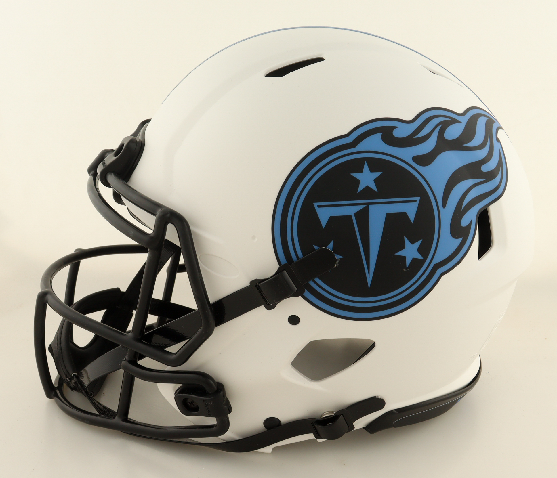 Treylon Burks Signed Titans Full-Size Authentic On-Field Lunar Eclipse Alternate Speed Helmet (Beckett) at PristineAuction.com Treylon Burks Signed Titans Full-Size Authentic On-Field Lunar Eclipse Alternate Speed Helmet (Beckett) at PristineAuction.com