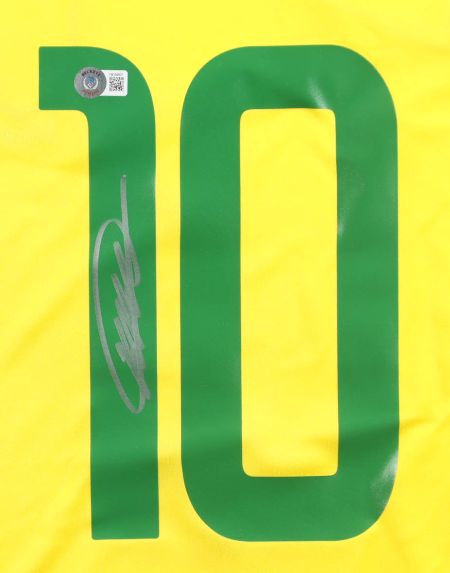 Kaka Signed Brazil Nike Authentic Jersey (Beckett) at PristineAuction.com Kaka Signed Brazil Nike Authentic Jersey (Beckett) at PristineAuction.com