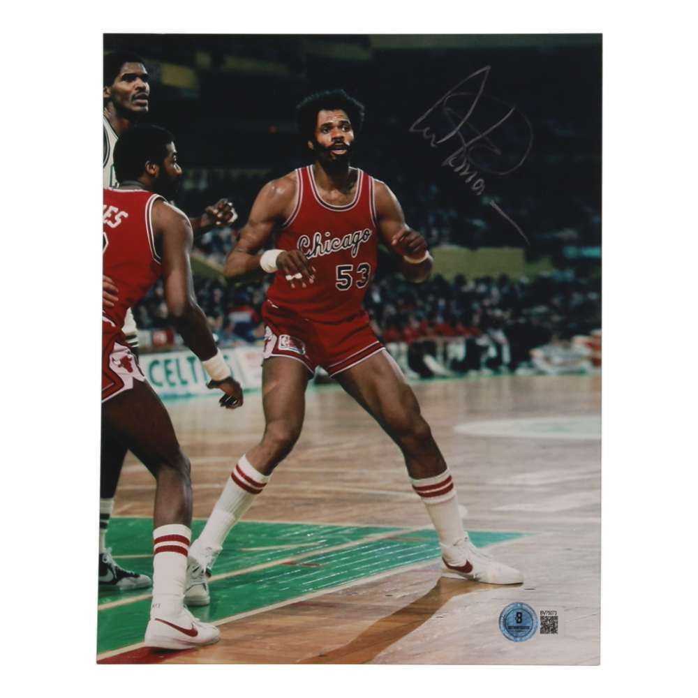Artis Gilmore Signed Bulls 8x10 Photo (Beckett) at PristineAuction.com
