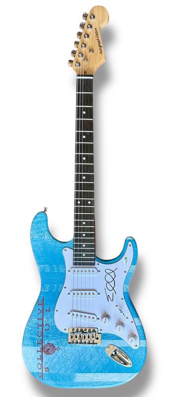 Ed Roland Signed "Collective Soul" Custom Stratocaster Guitar (JSA) at PristineAuction.com Ed Roland Signed "Collective Soul" Custom Stratocaster Guitar (JSA) at PristineAuction.com