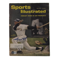 Willie Mays Signed 1962 Sports Illustrated Magazine (Beckett) at PristineAuction.com