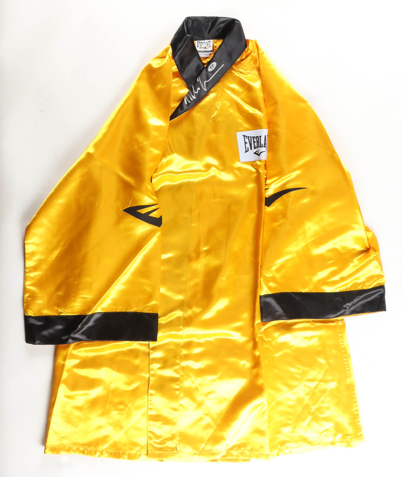 Mike Tyson Signed Everlast Boxing Robe (PSA & Tyson) at PristineAuction.com Mike Tyson Signed Everlast Boxing Robe (PSA & Tyson) at PristineAuction.com