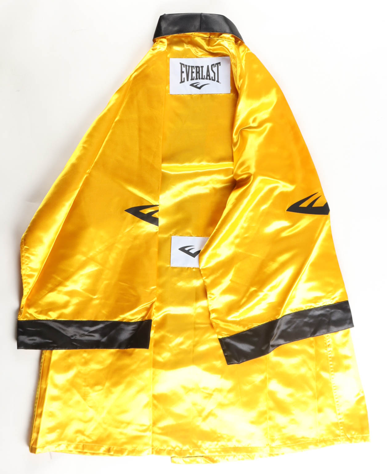 Mike Tyson Signed Everlast Boxing Robe (PSA & Tyson) at PristineAuction.com Mike Tyson Signed Everlast Boxing Robe (PSA & Tyson) at PristineAuction.com