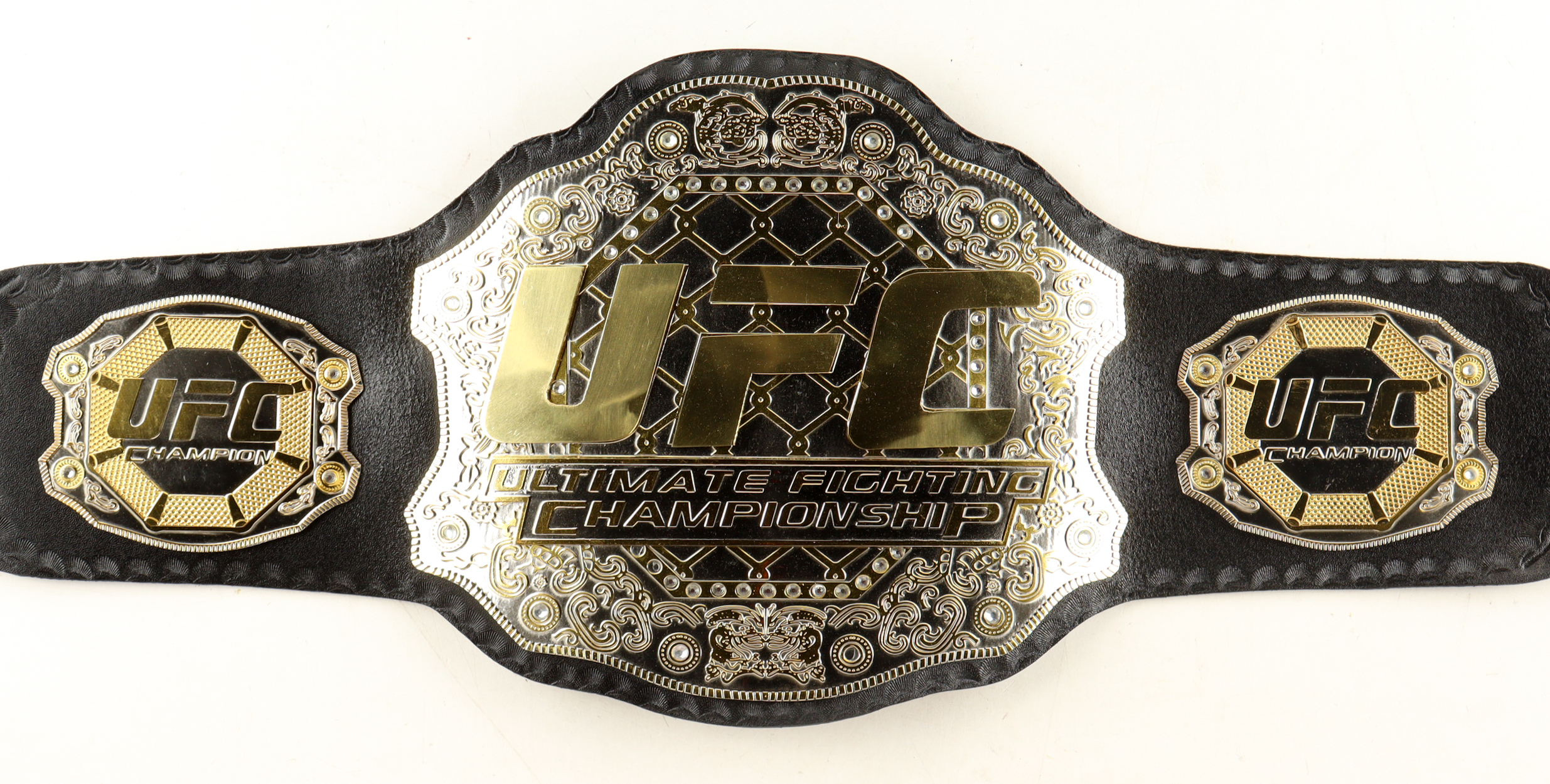 Conor McGregor Signed UFC World Championship Replica Alloy Belt (Beckett) at PristineAuction.com Conor McGregor Signed UFC World Championship Replica Alloy Belt (Beckett) at PristineAuction.com