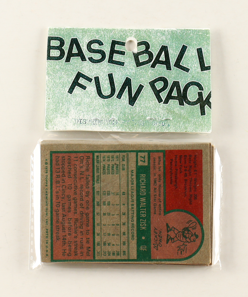 1975 Topps Baseball Card Fun Pack with (10) Cards at PristineAuction.com 1975 Topps Baseball Card Fun Pack with (10) Cards at PristineAuction.com