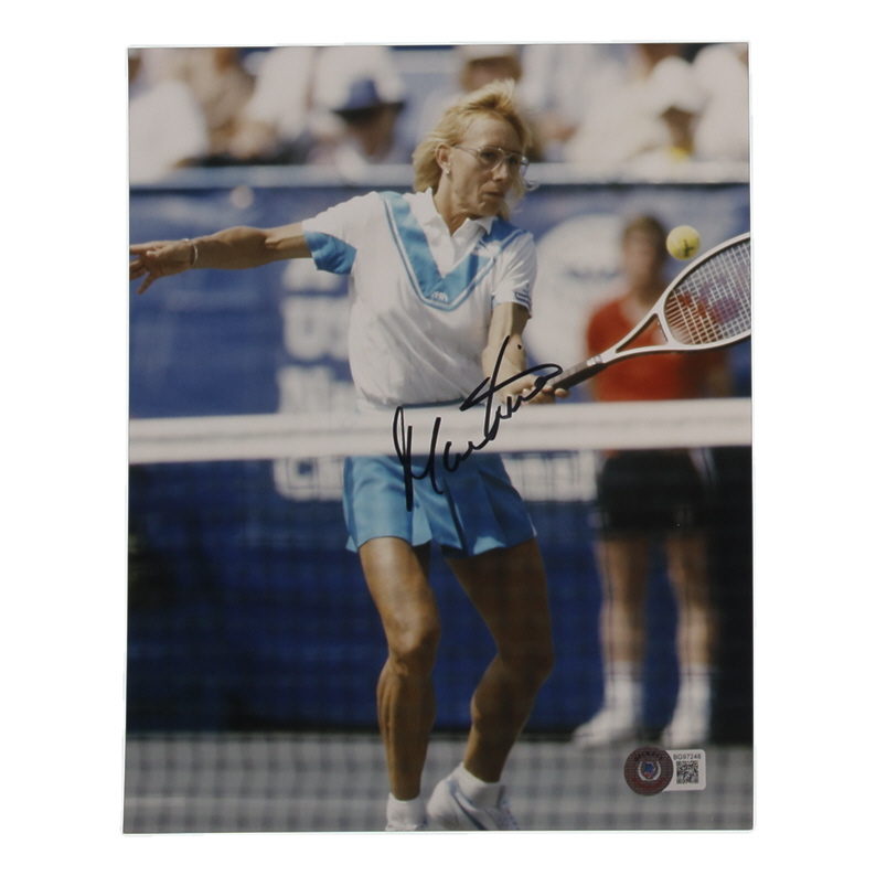 Martina Navratilova Signed 8x10 Photo (Beckett) at PristineAuction.com Martina Navratilova Signed 8x10 Photo (Beckett) at PristineAuction.com