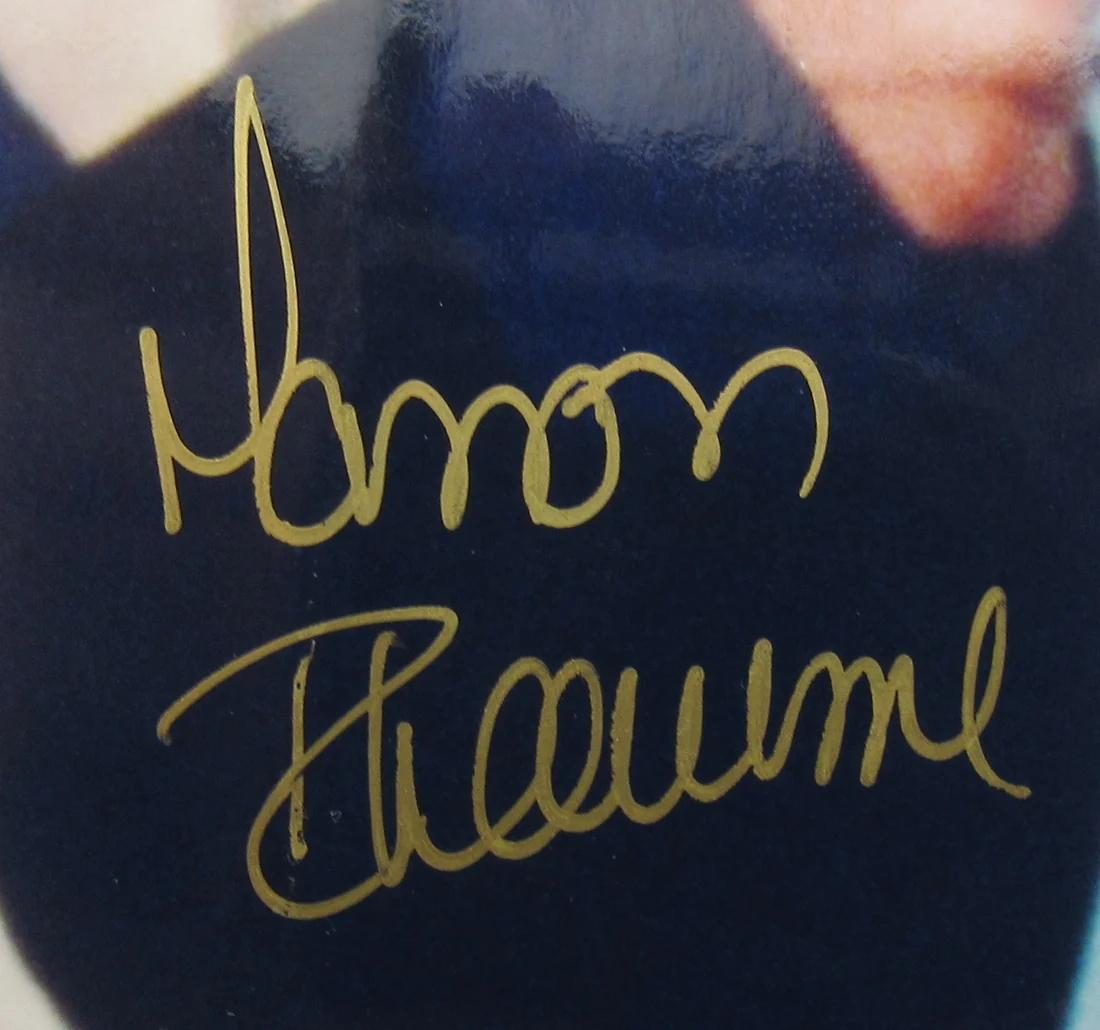 Manon Rheaume Signed 8x10 Photo (JSA) at PristineAuction.com Manon Rheaume Signed 8x10 Photo (JSA) at PristineAuction.com