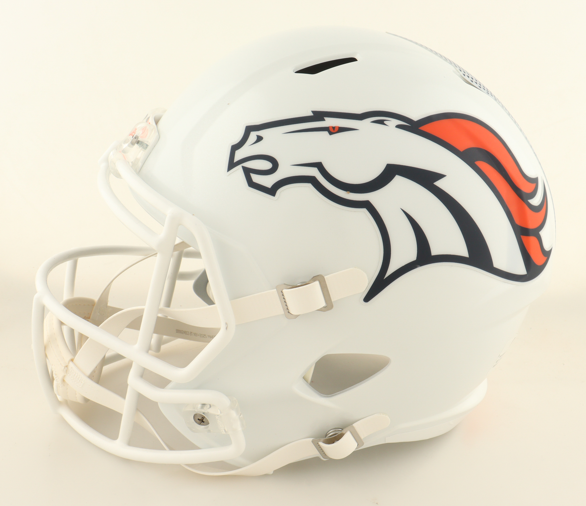 Dre Greenlaw Signed Broncos Full-Size Speed Helmet (Beckett) at PristineAuction.com Dre Greenlaw Signed Broncos Full-Size Speed Helmet (Beckett) at PristineAuction.com