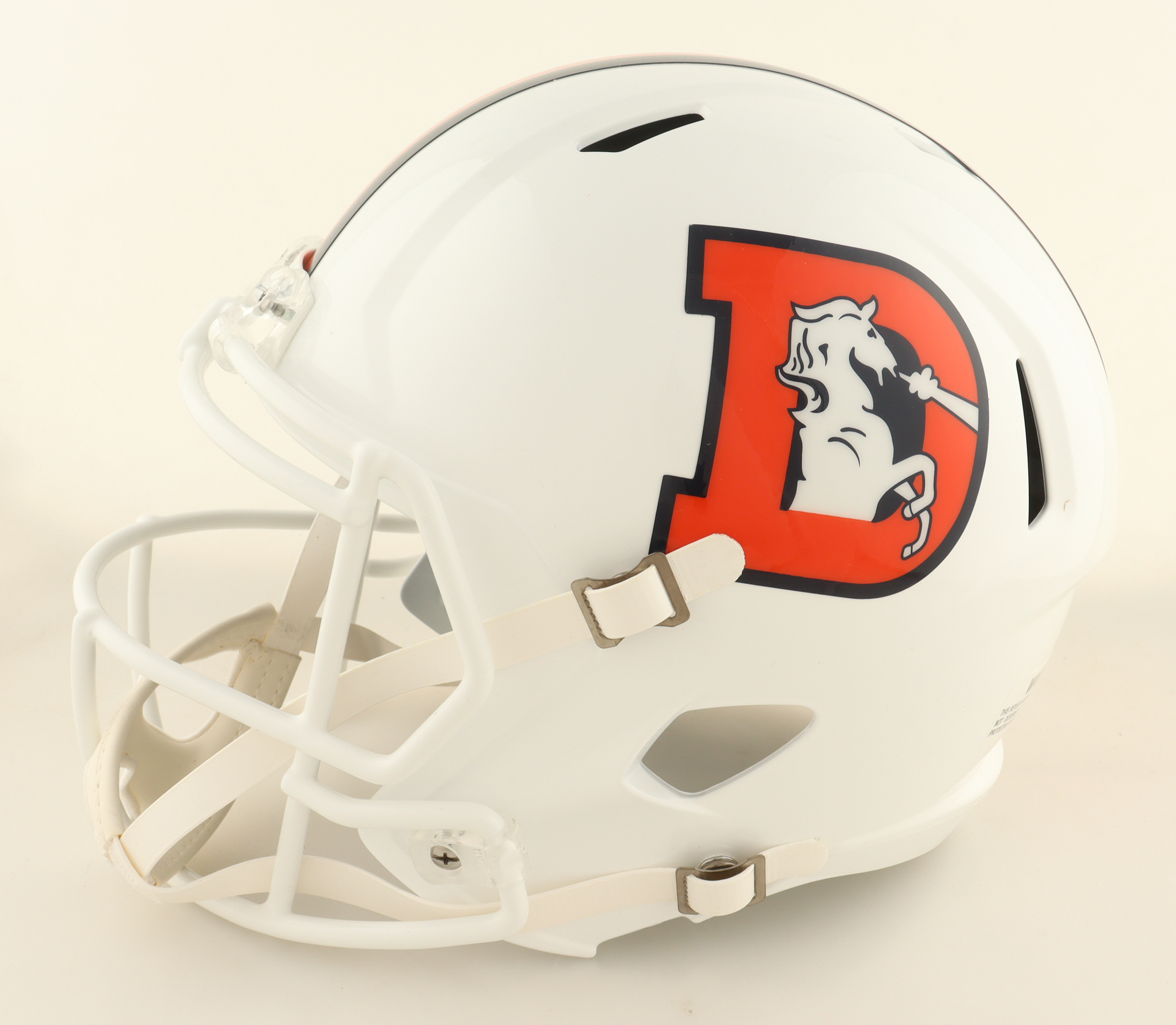 Dre Greenlaw Signed Broncos Full-Size Speed Helmet (Beckett) at PristineAuction.com Dre Greenlaw Signed Broncos Full-Size Speed Helmet (Beckett) at PristineAuction.com