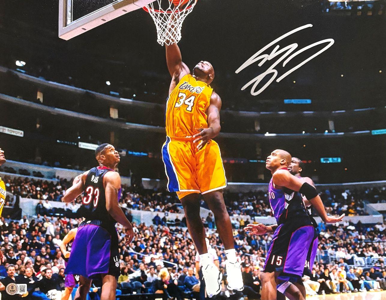 Shaquille O'Neal Signed Lakers 16x20 Photo (Beckett) at PristineAuction.com Shaquille O'Neal Signed Lakers 16x20 Photo (Beckett) at PristineAuction.com