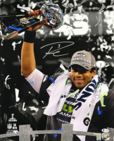 Russell Wilson Signed Seahawks 16x20 Photo (Beckett) at PristineAuction.com