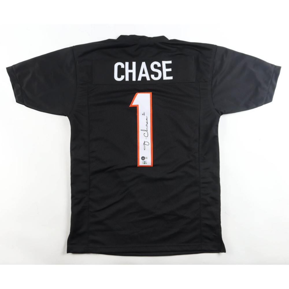 Ja'Marr Chase Signed Jersey (Beckett & Chase) at PristineAuction.com