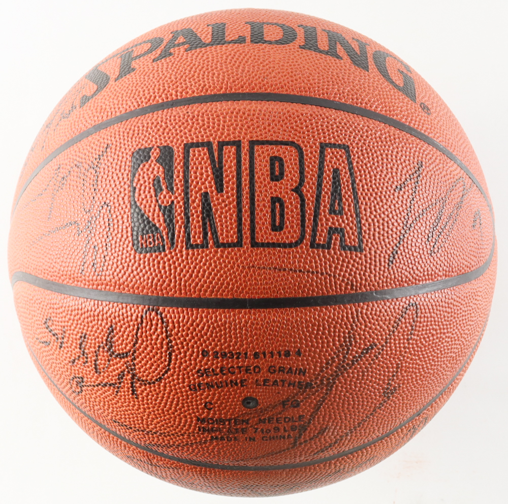 2005 Chicago Bulls NBA Official Game Basketball Team-Signed By (14) Ben Gordan, Jannero Pargo, & Kirk Hinrich with Display Stand (PSA) at PristineAuction.com 2005 Chicago Bulls NBA Official Game Basketball Team-Signed By (14) Ben Gordan, Jannero Pargo, & Kirk Hinrich with Display Stand (PSA) at PristineAuction.com