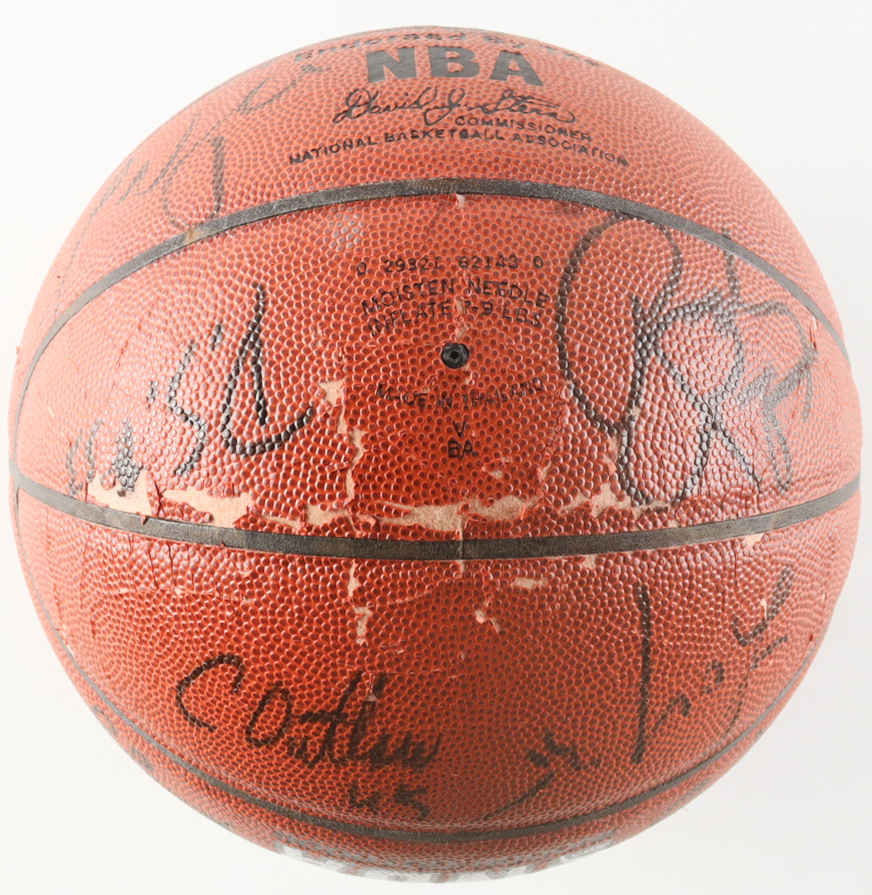 1996 Los Angeles Clippers NBA Official Game Basketball Team-Signed By (14) Brent Barry, Kevin Duckworth & Malik Sealy with Display Stand (PSA) at PristineAuction.com 1996 Los Angeles Clippers NBA Official Game Basketball Team-Signed By (14) Brent Barry, Kevin Duckworth & Malik Sealy with Display Stand (PSA) at PristineAuction.com