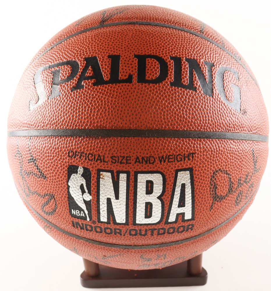1996 Los Angeles Clippers NBA Official Game Basketball Team-Signed By (14) Brent Barry, Kevin Duckworth & Malik Sealy with Display Stand (PSA) at PristineAuction.com 1996 Los Angeles Clippers NBA Official Game Basketball Team-Signed By (14) Brent Barry, Kevin Duckworth & Malik Sealy with Display Stand (PSA) at PristineAuction.com