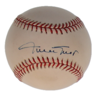 Willie Mays Signed ONL Baseball (PSA) at PristineAuction.com Willie Mays Signed ONL Baseball (PSA) at PristineAuction.com