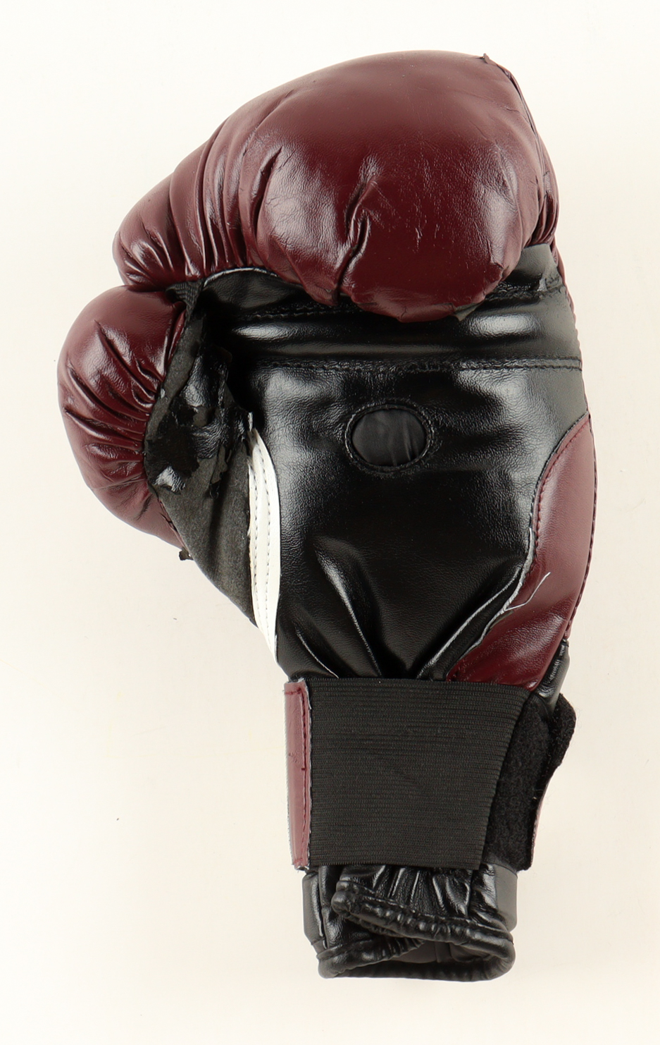 Mike Tyson Signed Vintage Everlast Muhammad Ali Model Glove With Display Case (Tyson) at PristineAuction.com Mike Tyson Signed Vintage Everlast Muhammad Ali Model Glove With Display Case (Tyson) at PristineAuction.com