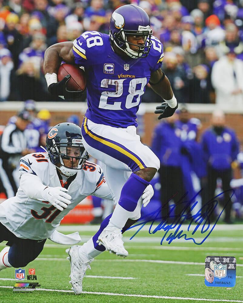 Adrian Peterson Signed Vikings 8x10 Photo (Schwartz) at PristineAuction.com Adrian Peterson Signed Vikings 8x10 Photo (Schwartz) at PristineAuction.com