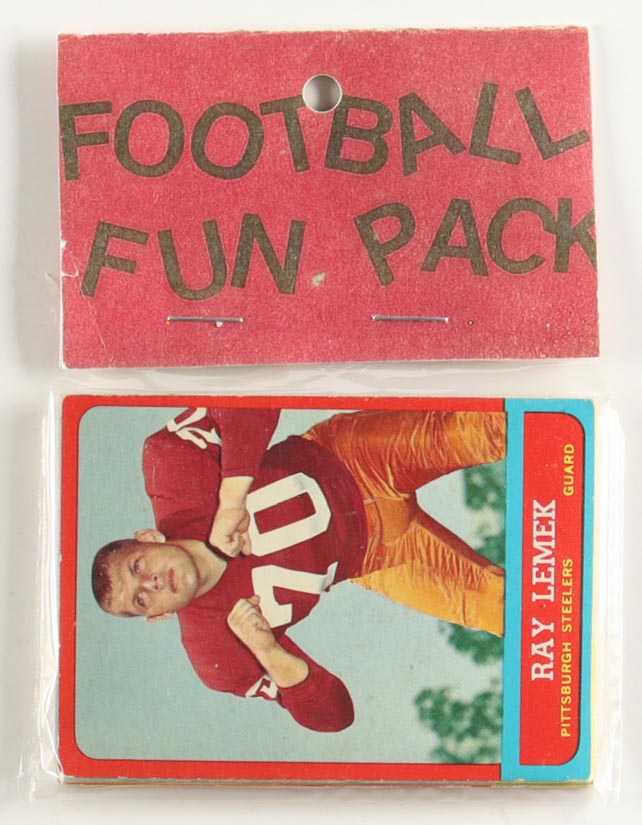 1963 Topps Football Card Fun Pack with (10) Cards at PristineAuction.com 1963 Topps Football Card Fun Pack with (10) Cards at PristineAuction.com