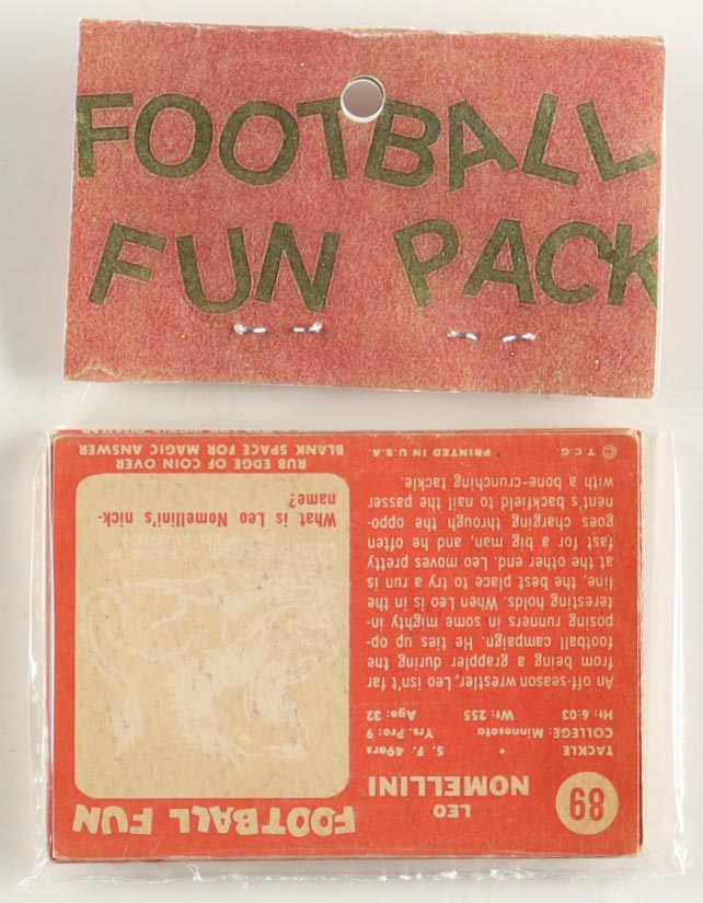 1958 Topps Football Card Fun Pack with (10) Cards at PristineAuction.com 1958 Topps Football Card Fun Pack with (10) Cards at PristineAuction.com