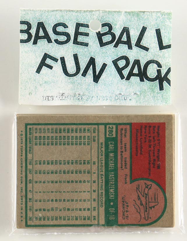1975 Topps Baseball Card Fun Pack with (10) Cards at PristineAuction.com 1975 Topps Baseball Card Fun Pack with (10) Cards at PristineAuction.com