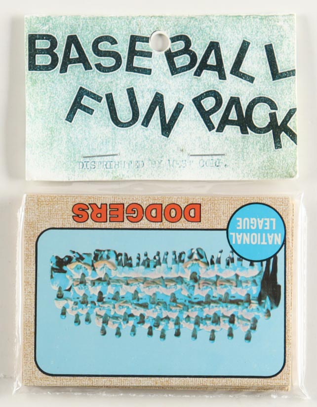 1968 Topps Baseball Card Fun Pack with (10) Cards at PristineAuction.com 1968 Topps Baseball Card Fun Pack with (10) Cards at PristineAuction.com