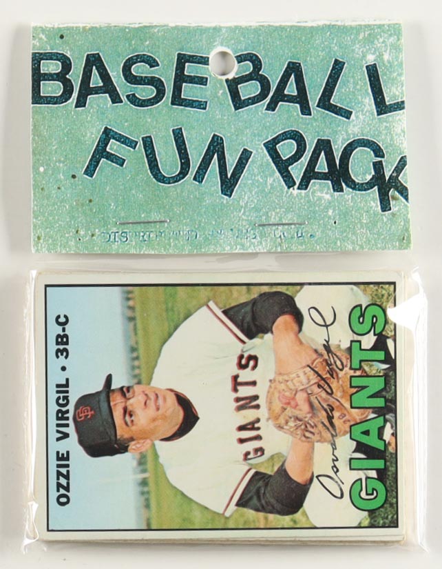 1967 Topps Baseball Card Fun Pack with (10) Cards at PristineAuction.com 1967 Topps Baseball Card Fun Pack with (10) Cards at PristineAuction.com