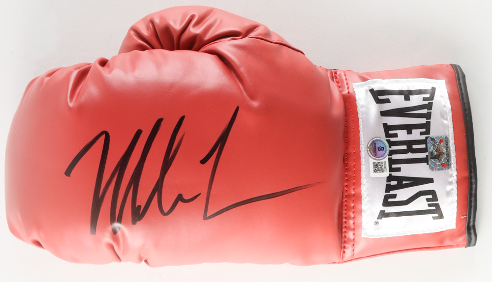Mike Tyson Signed Everlast Boxing Glove (Beckett & Tyson) at PristineAuction.com Mike Tyson Signed Everlast Boxing Glove (Beckett & Tyson) at PristineAuction.com