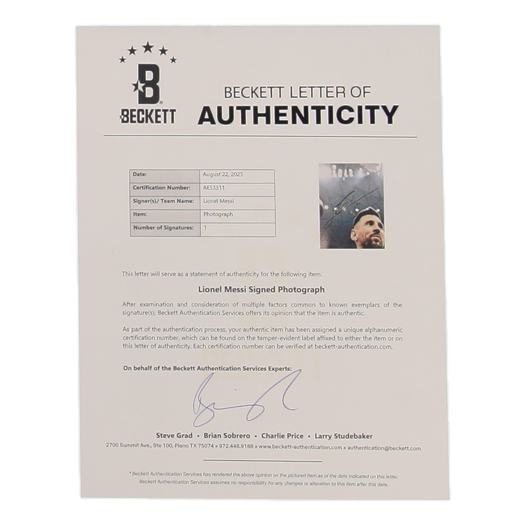 Lionel Messi Signed Team Argentina 12x16 Photo (Beckett) at PristineAuction.com Lionel Messi Signed Team Argentina 12x16 Photo (Beckett) at PristineAuction.com