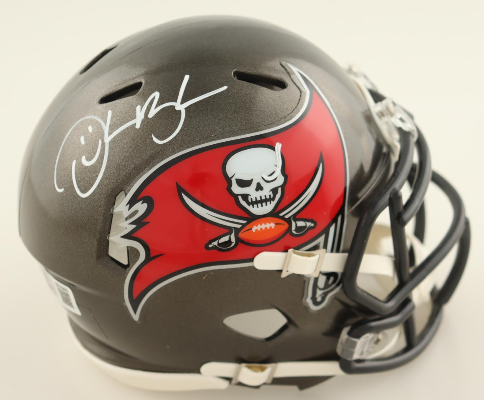 Derrick Brooks Signed Buccaneers Speed Mini Helmet (Beckett) at PristineAuction.com Derrick Brooks Signed Buccaneers Speed Mini Helmet (Beckett) at PristineAuction.com