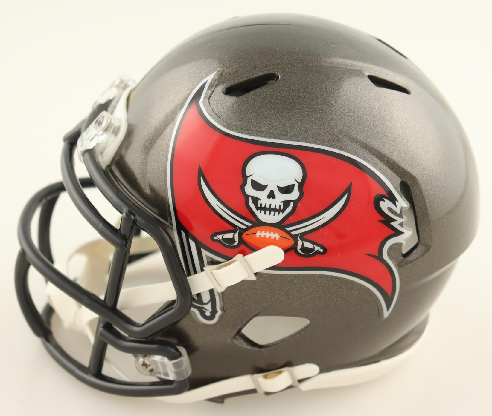 Derrick Brooks Signed Buccaneers Speed Mini Helmet (Beckett) at PristineAuction.com Derrick Brooks Signed Buccaneers Speed Mini Helmet (Beckett) at PristineAuction.com