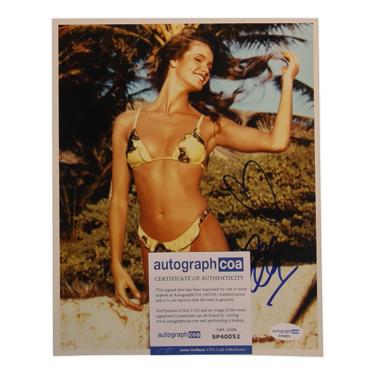 Elle Macpherson Signed 8x10 Photo (ACOA) at PristineAuction.com Elle Macpherson Signed 8x10 Photo (ACOA) at PristineAuction.com