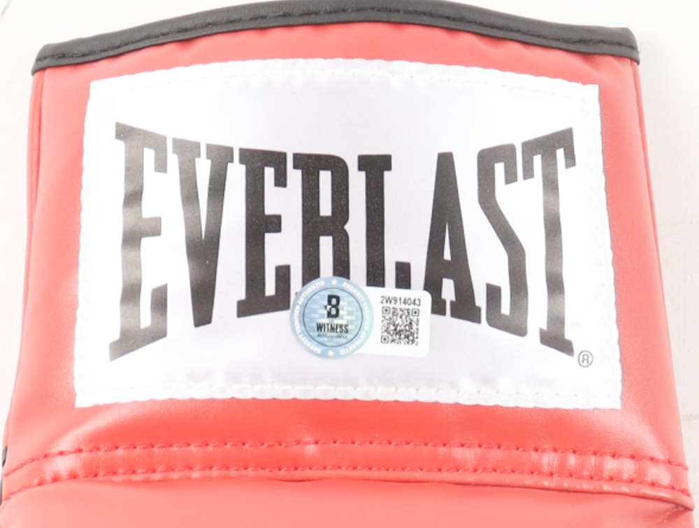 Evander Holyfield Signed Everlast Boxing Glove (Beckett) at PristineAuction.com Evander Holyfield Signed Everlast Boxing Glove (Beckett) at PristineAuction.com