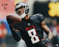 Kyle Pitts Signed Falcons 16x20 Photo (Beckett) at PristineAuction.com
