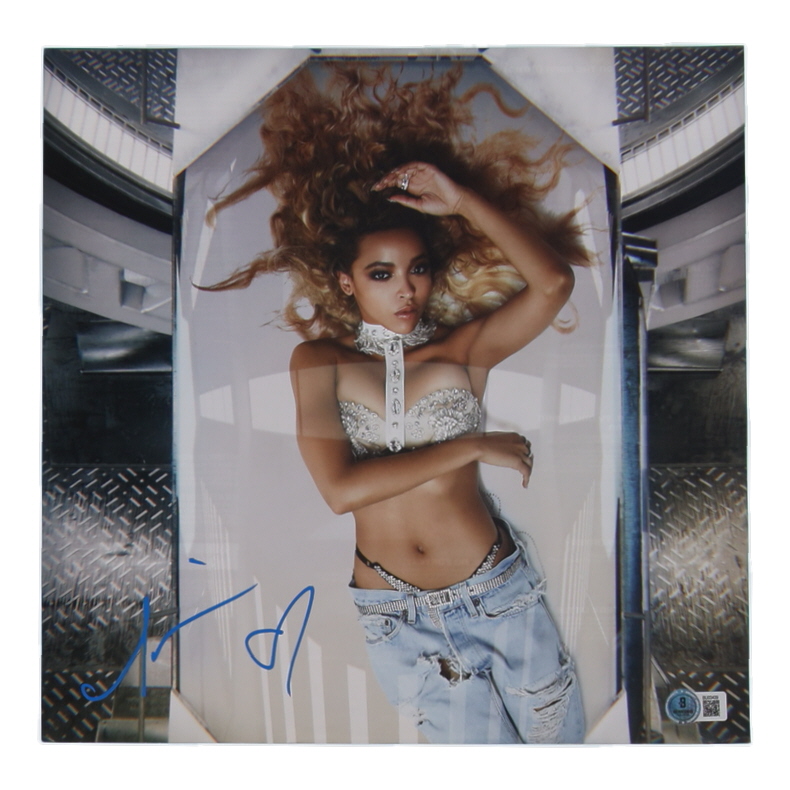 Tinashe Signed "Joyride" Vinyl Record Album Flat (Beckett) at PristineAuction.com Tinashe Signed "Joyride" Vinyl Record Album Flat (Beckett) at PristineAuction.com